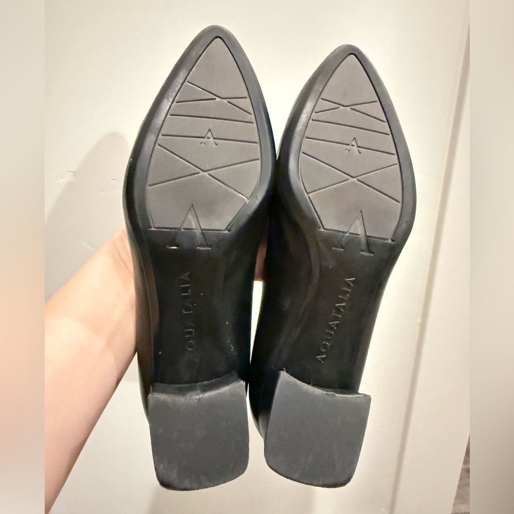Like new Aquatalia Black Leather Pasha Pump - Size 6 - Picture 11 of 13